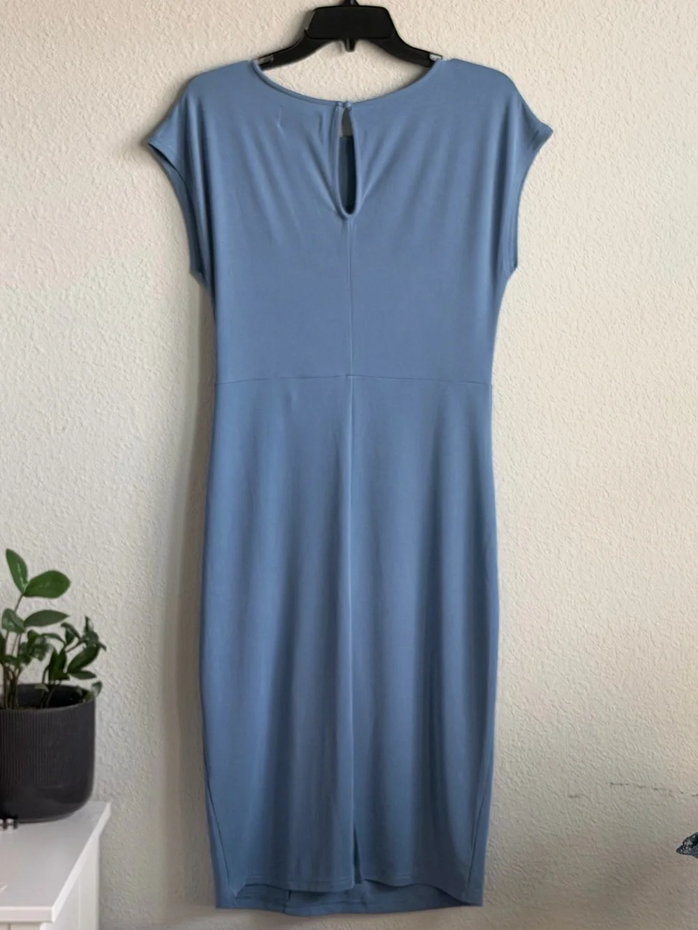 Blue Twist Front Midi Dress
Size Small - Picture 5 of 9